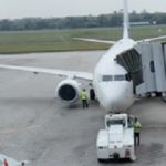 Ilustsrasi: pesawat yang sedang diayani di salah satu bandara di Indesia. 